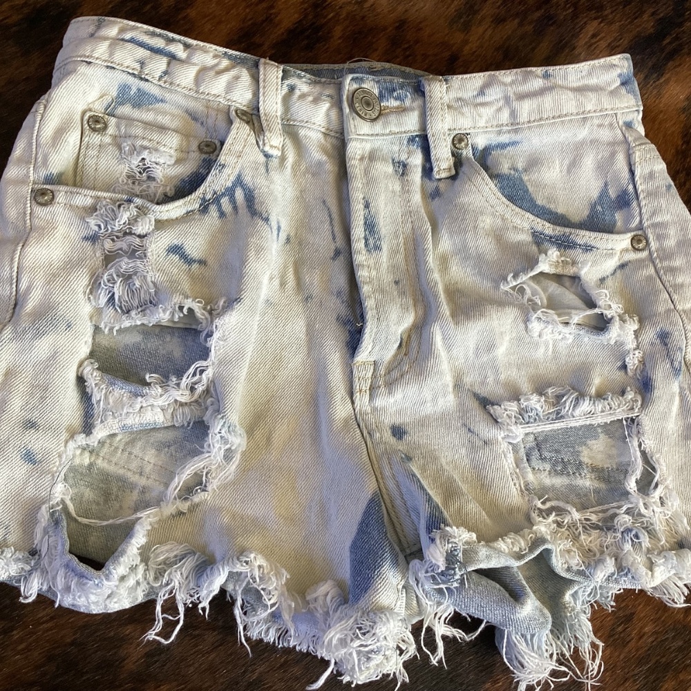 Lot of 3 Distressed Denim Shorts By Almost Famous Jeans Wax Jean Collection - Picture 3 of 9